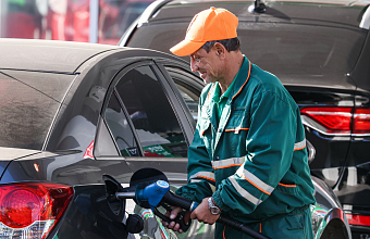 "Известия": ФАС предложили ввести потолок цен на топливо на АЗС