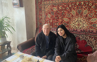 Депутат Госдумы Артем Бичаев поздравил ветерана Великой Отечественной войны с наступающим Новым годом