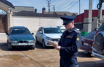 Жительница Махачкалы снесла незаконную постройку, чтобы выехать за границу