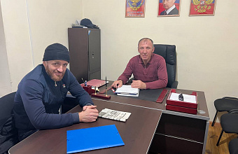 Глава Шидибского сельпоселения встретился с вернувшимся из зоны СВО бойцом