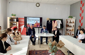 Глава Табасаранского района провел урок «Разговоры о важном» в Хучнинском лицее №1