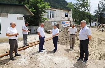 Глава Табасаранского района поздравил строителей с профессиональным праздником
