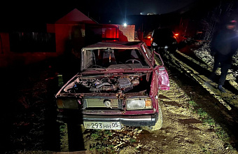 Автомобиль сорвался в 25-метровый обрыв в Дагестане, погиб водитель