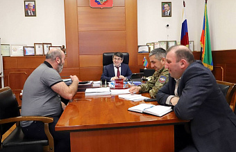 Более 20 вопросов рассмотрел глава Табасаранского района в рамках приема граждан