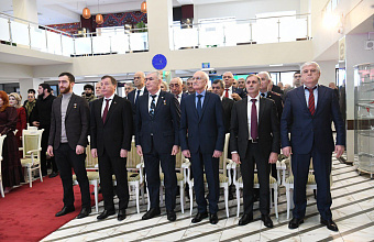 Заур Аскендеров наградил юных героев медалью парламента Дагестана «За смелость и отвагу»