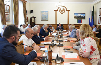 В Народном Собрании республики обсудили приоритеты работы на ближайший период