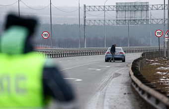 Минтранс: запрет на использование планшетов за рулем не вступит в силу с марта
