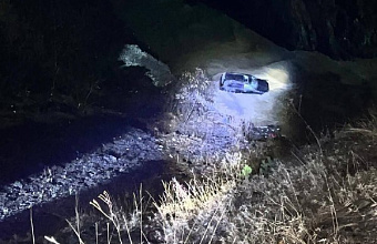 В Дагестане из-за камнепада внедорожник опрокинулся в 70-метровый обрыв