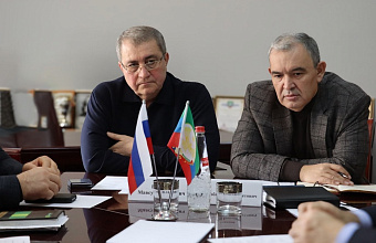 Глава Минсельхозпрода РД Мухтарбий Аджеков провел прием граждан в Дербентском районе