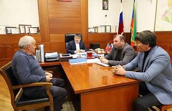 Глава Табасаранского района рассмотрел более 25 обращений во время приема граждан