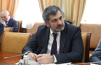 Гаджи Султанов: «Президент подтвердил стабильность и устойчивый рост экономики России на 8% за два года»