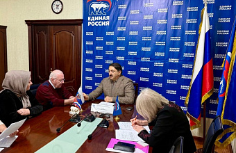 Депутат Госдумы Джамаладин Гасанов выслушал обращения дагестанцев