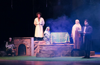 В Аварском театре показали мини-спектакль по поэме Гамзата Изудинова «Али-Гаджи из Инхо»