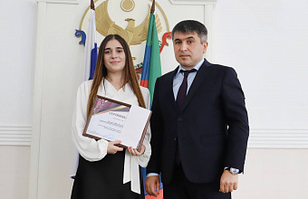 Четыре выпускника стали лауреатами именной стипендии главы Табасаранского района