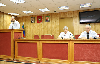 В Кизлярском районе прошло расширенное совещание, на котором обсудили актуальные вопросы