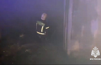 Автосервис с автомобилями сгорел в Махачкале