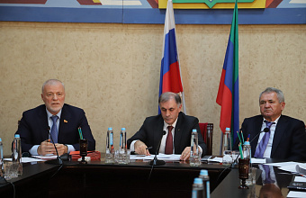 Члены Экспертного совета при Народном Собрании РД посетили Левашинский район с рабочим визитом