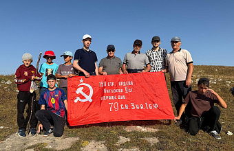 Депутат парламента Дагестана Абдулвахид Лабазанов организовал восхождение школьников на одну из вершин Гумбетовского района