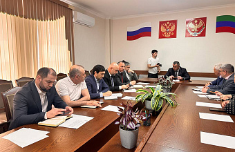 В Дагестанских Огнях руководство Фонда капремонта провело прием граждан