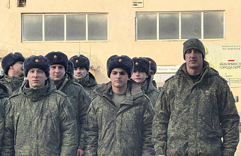 Очередная группа новобранцев отправилась из Махачкалы на срочную службу