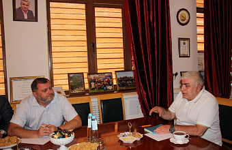 Министр здравоохранения РД Ярослав Глазов провел прием граждан в Ахвахском районе