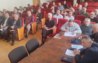 Глава Тляратинского района обсудил актуальные вопросы совместной работы с главами поселений