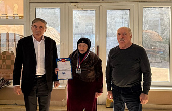 В Махачкале провели женский турнир по шашкам, посвященный 8 Марта