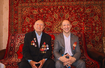 Депутат Гасан Османов проведал ветерана Великой Отечественной войны Юрия Петрухина