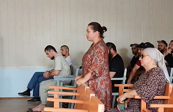 Глава Каякентского района проинспектировал работу местных энергетиков в с. Дружбе