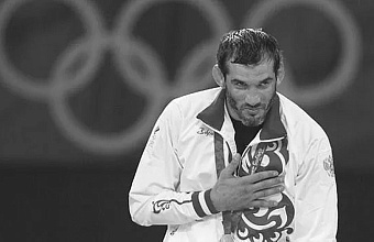 Абдулмуслим Абдулмуслимов выразил соболезнования семье Бувайсара Сайтиева