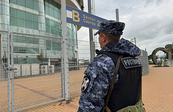 Росгвардейцы обеспечили безопасность футбольного матча РПЛ в Каспийске