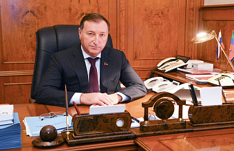 Заур Аскендеров обратился к дагестанцам в связи с юбилеем воссоединения Крыма с Россией