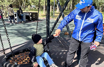 «Молодая гвардия Единой России» провела патриотическую акцию «Триколор»