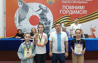 Шахматный турнир памяти тренера Кадыра Исмаилова провели в Махачкале