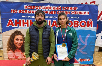 Дагестанки выиграли пять медалей на борцовском турнире в Подмосковье