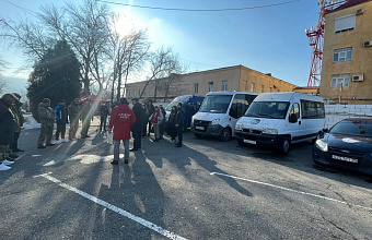 «Народный фронт» в Дагестане отправил в зону СВО 16 автомобилей