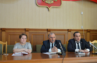 Антитеррористическую защищенность школ обсудили в Каякентском районе