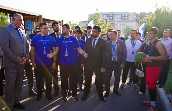 Абдулмуслим Абдулмуслимов осмотрел Аллею проектов на форуме «Каспий-2025»