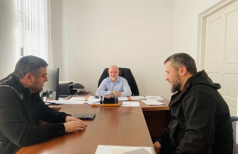 В Новолакском районе семье участника СВО помогли получить льготу на уплату коммунальных услуг