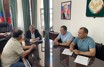Глава Минсельхоза Дагестана провел прием граждан в Ногайском районе