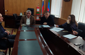 Магомед Шапиев провел прием граждан в Тляратинском районе