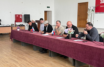 Глава Тляратинского района продолжает проводить встречи с активами сел в зоне отгонного животноводства