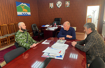 Глава Курахского района встретился с участником СВО