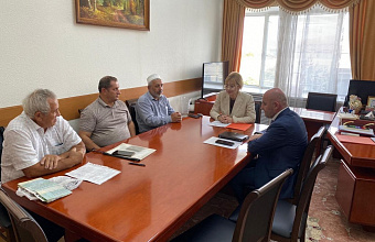 Депутат НС РД Асият Алиева встретилась с инициативной группой села Рубаса Дербентского района