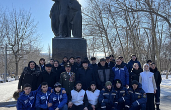 В Махачкале почтили память защитников Отечества