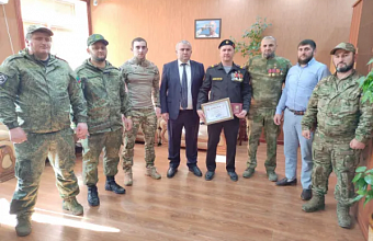 Глава Казбековского района провел встречу с участниками СВО