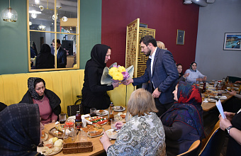 Глава Акушинского района Махач Абдулкеримов встретился с родственниками участников СВО