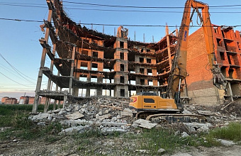 Жителю Махачкалы пришлось обеспечить снос семи этажей самостроя вместо одного