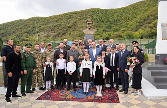 Сергей Меликов принял участие в открытии памятного бюста Герою РФ Исрафилу Магомедову в Табасаранском районе