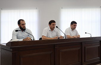 Сотрудники Минтранса Дагестана провели обучающий семинар для студентов-дорожников